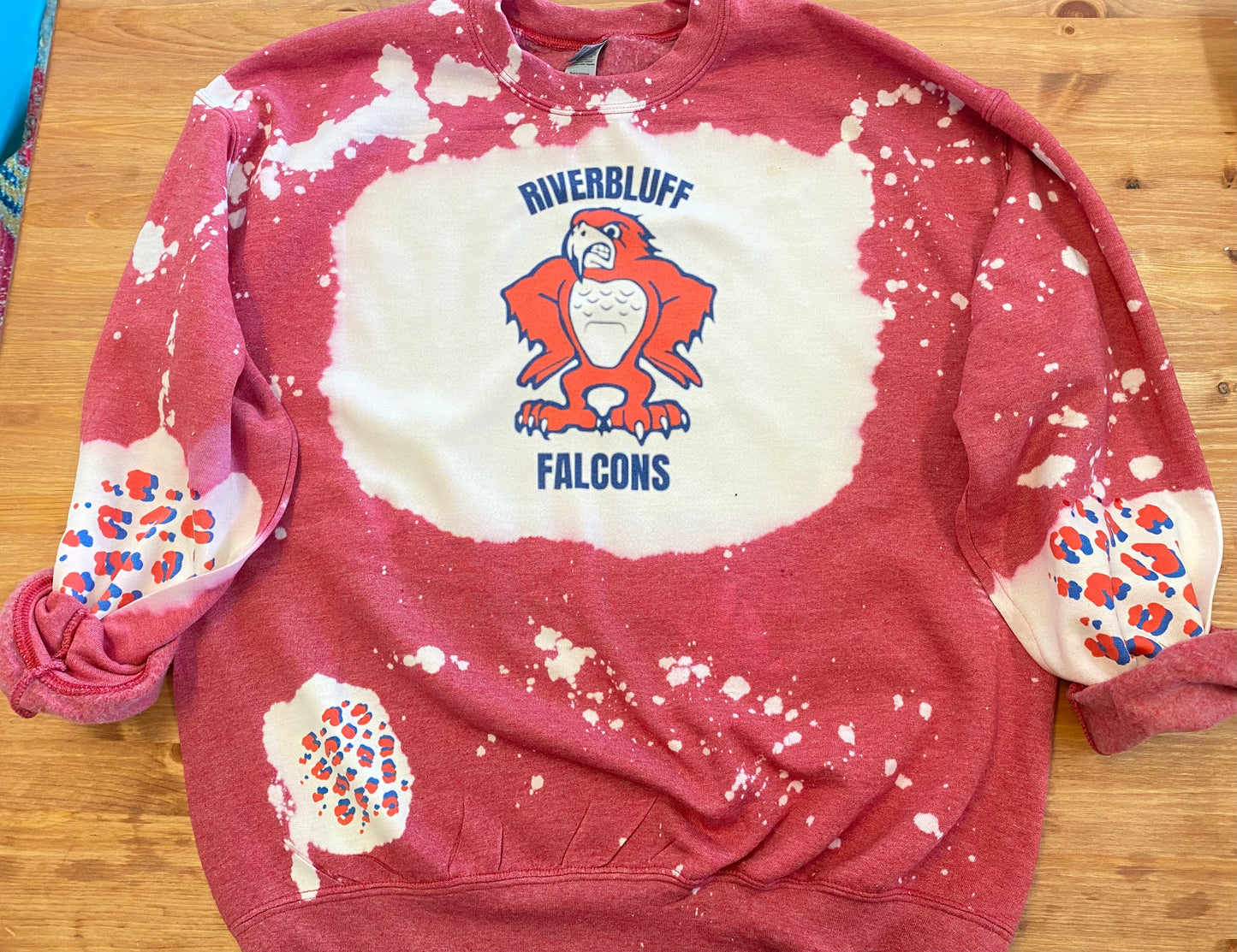 River bluff Crew neck Bleach tee